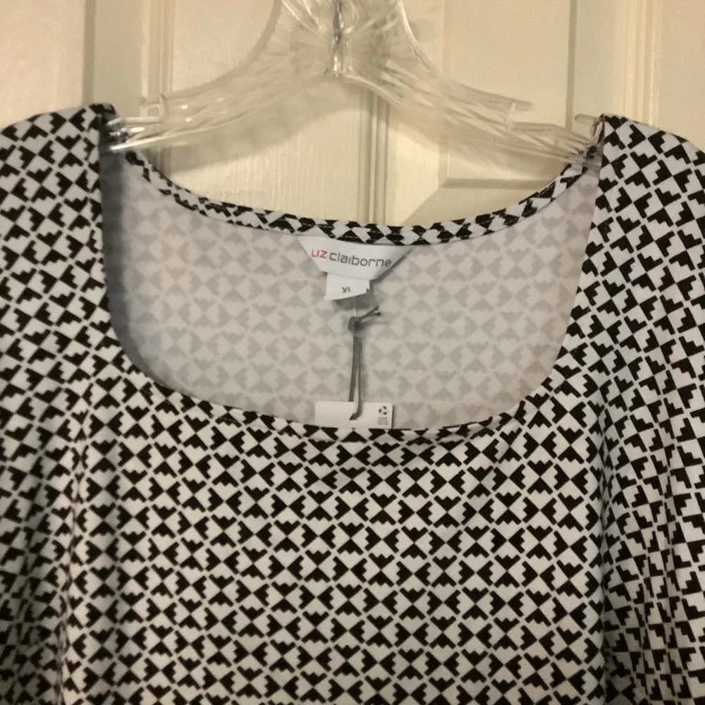 Liz Claiborne Top Short Sleeve White Geo Size XL New - Picture 2 of 11